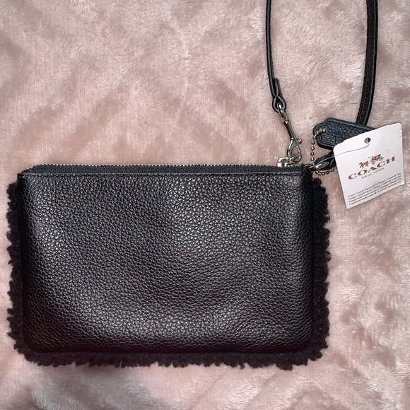 •Beautiful• Coach Large Leather Wristlet  Fur Trim - Picture 2 of 6